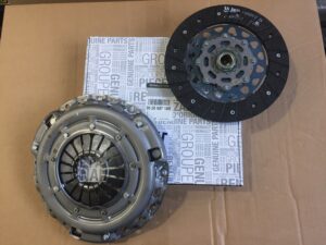 302058718R DEBRİYAJ SETİ