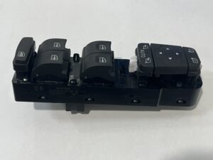 254011586R SOL ÖN KAPI KUMANDA PANELİ - 254102985R