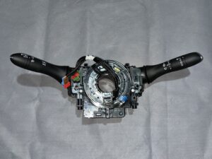 255678134R DİREKSİYON ALT KUMANDA SUPORTU